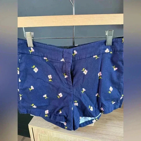 J. Crew Mercantile Navy Floral Patterned Women's Shorts • 4 - Picture 3 of 5